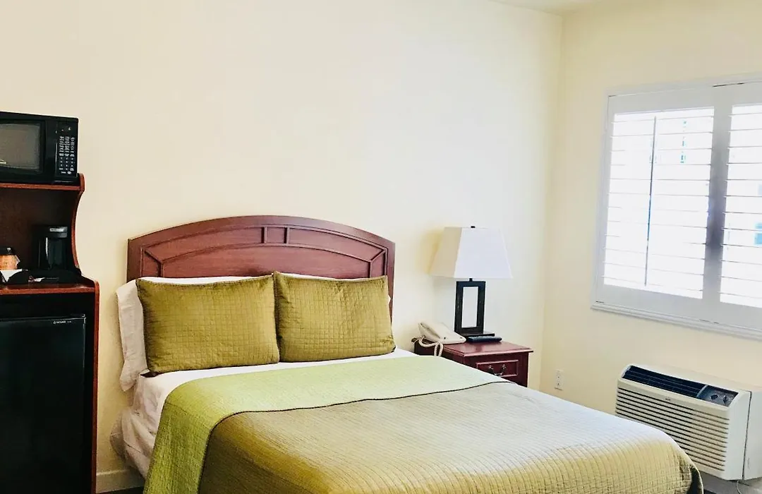 Bella Capri Inn And Suites-1