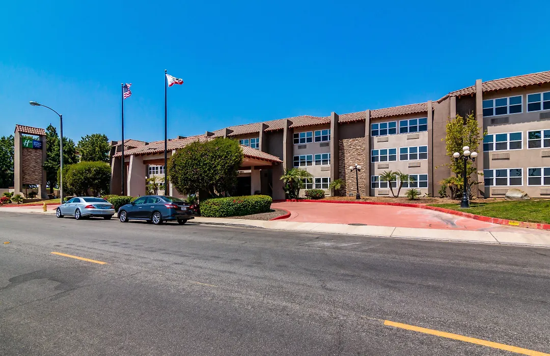 Holiday Inn Express & Suites Camarillo By Ihg-1
