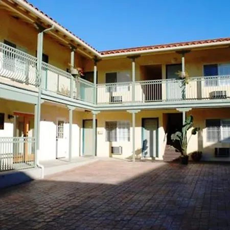 Bella Capri Inn And Suites-2