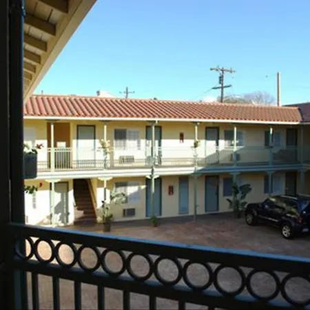 Bella Capri Inn And Suites-3